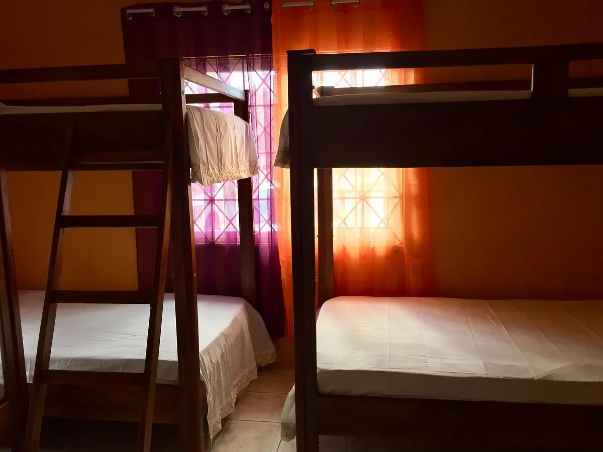 مونتيغو باي Yaad Hostel  مونتيغو باي